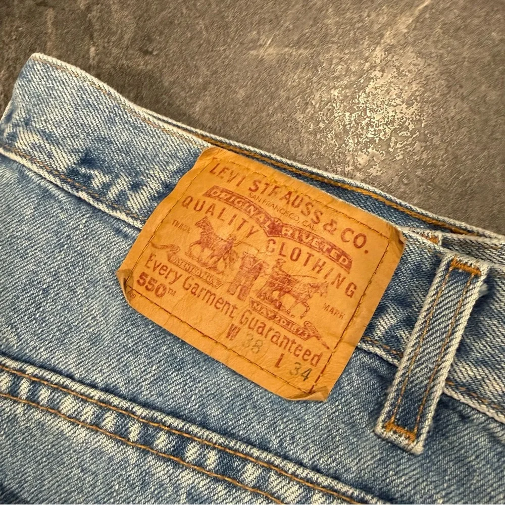 Levi’s 38x34 men’s 550 vintage relaxed straight leg jeans Y2K